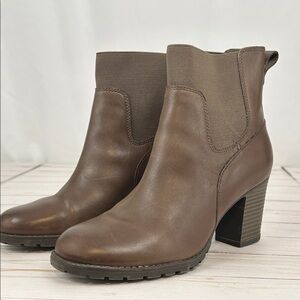 Clarks Verona Ease Heeled Boots in Brown size 8 1/2